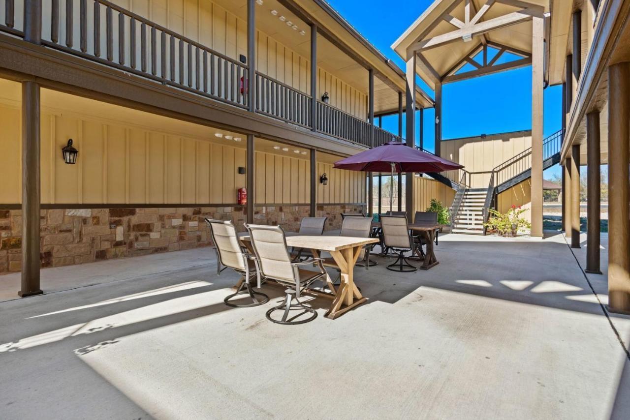 Old Mill Resort ニューブラウンフェルズ エクステリア 写真