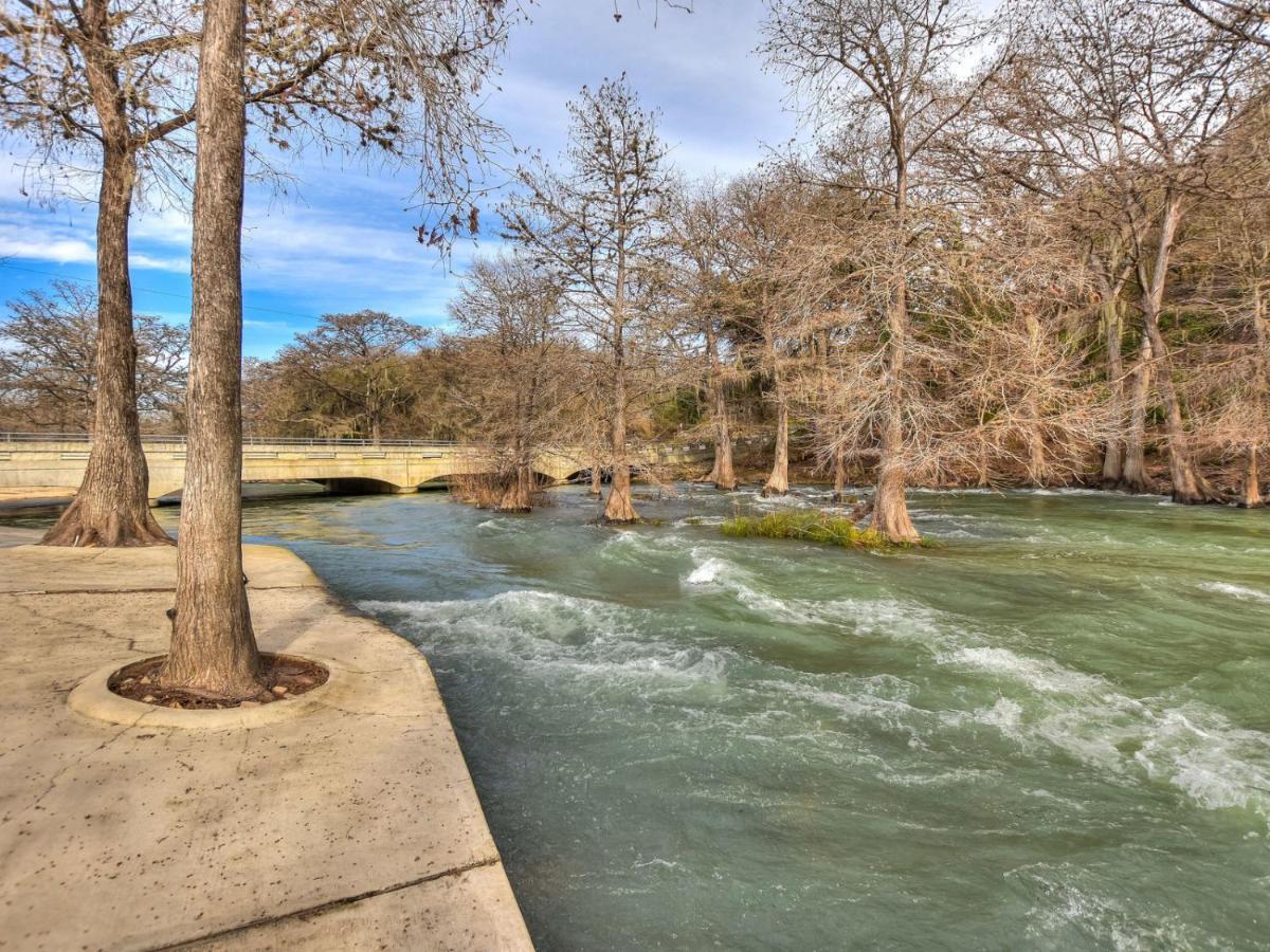 Old Mill Resort ニューブラウンフェルズ エクステリア 写真