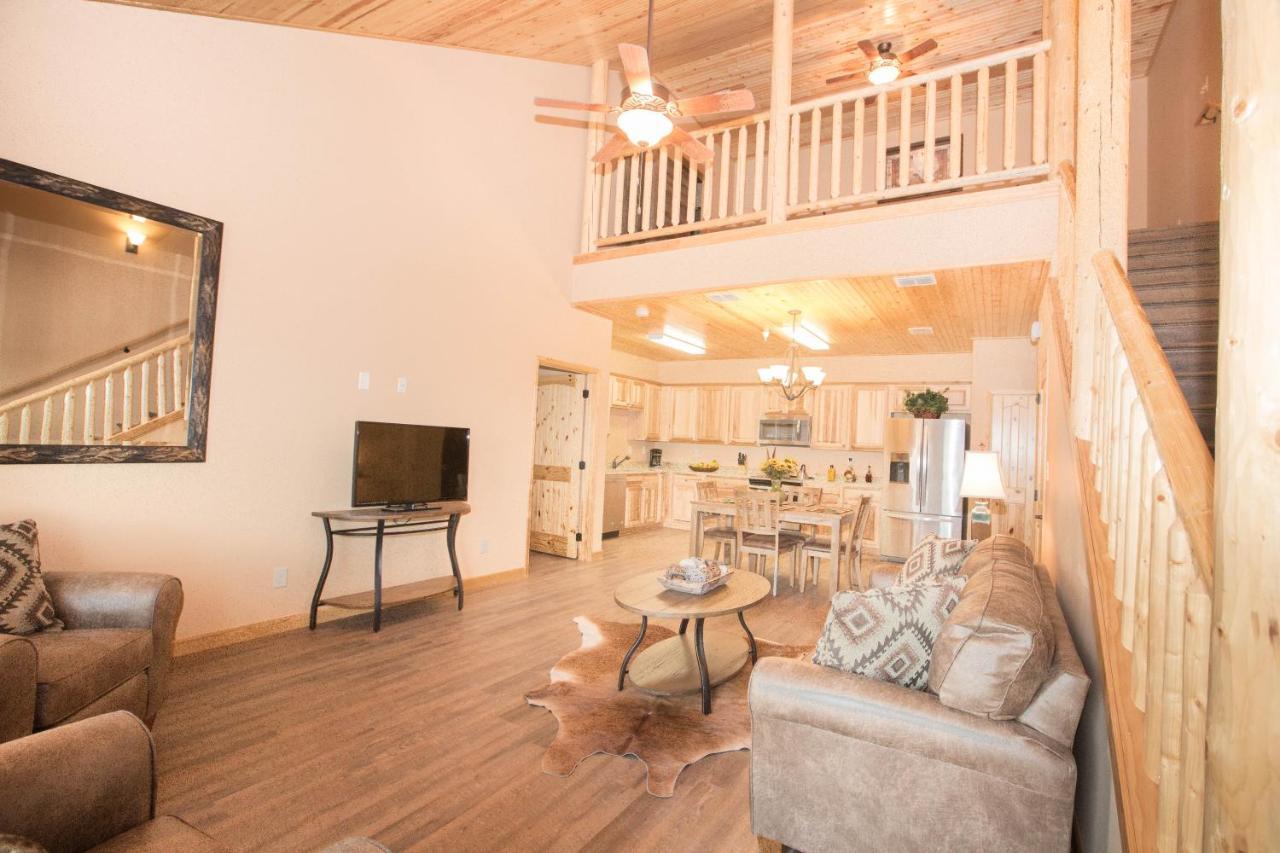 Old Mill Resort ニューブラウンフェルズ エクステリア 写真
