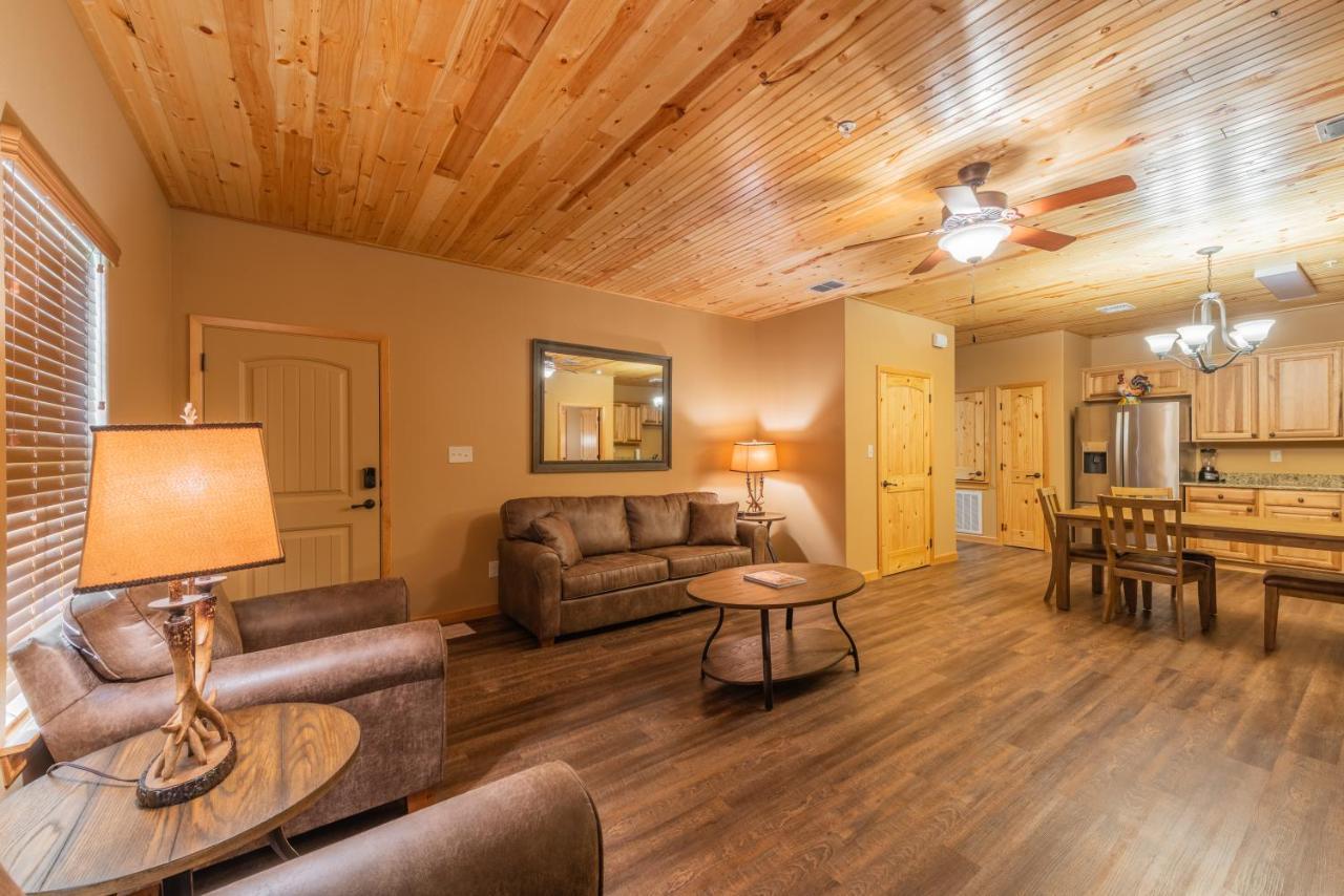 Old Mill Resort ニューブラウンフェルズ エクステリア 写真